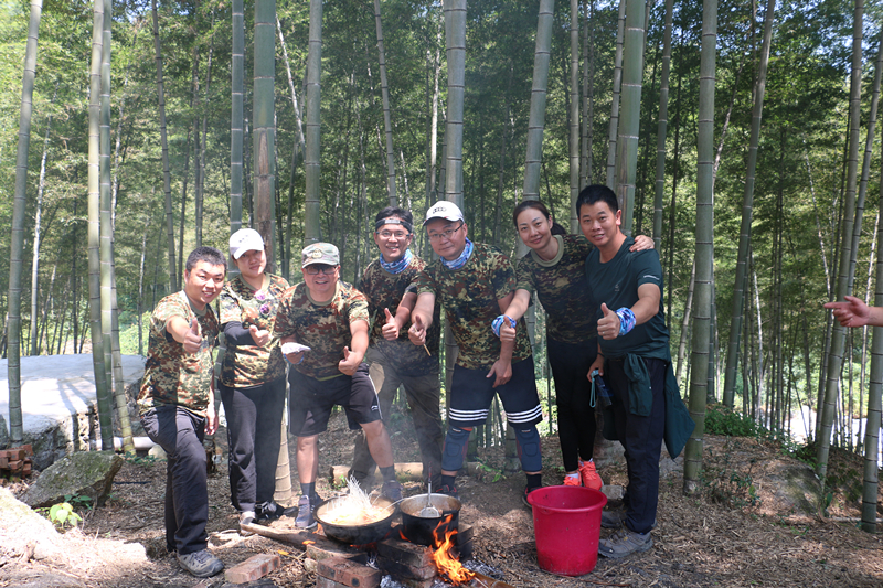 第二天中午埋鍋造飯(一連)_副本.jpg 第二天中午埋鍋造飯(一連)_副本.jpg